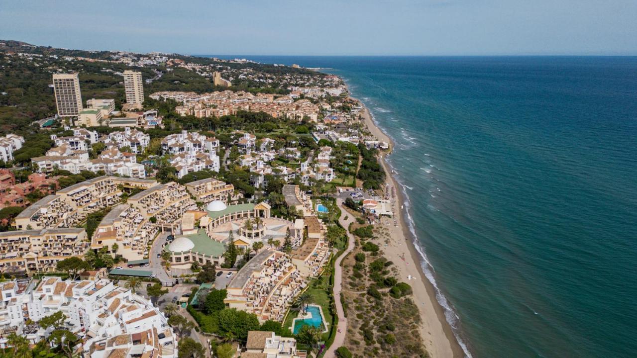 Beachfront Luxury Complex With Tropical Gardens & Pools Marbella Exterior foto